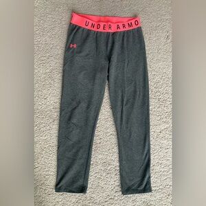 4/$25 Under Armour Grey and Pink Leggings Women’s Small